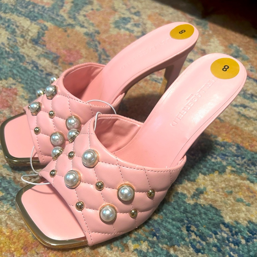 Karl Laggerfeld pink pearl heels
